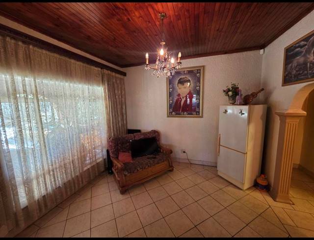 4 BEDROOM HOUSE FOR SALE IN VAN DYK PARK